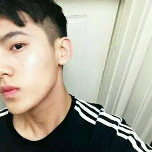 大眼睛帅哥图片生活照,生活照中的魅力瞬间