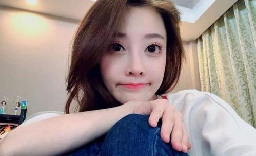 冯提莫之前的照片,从青涩校园到璀璨舞台的蜕变之路